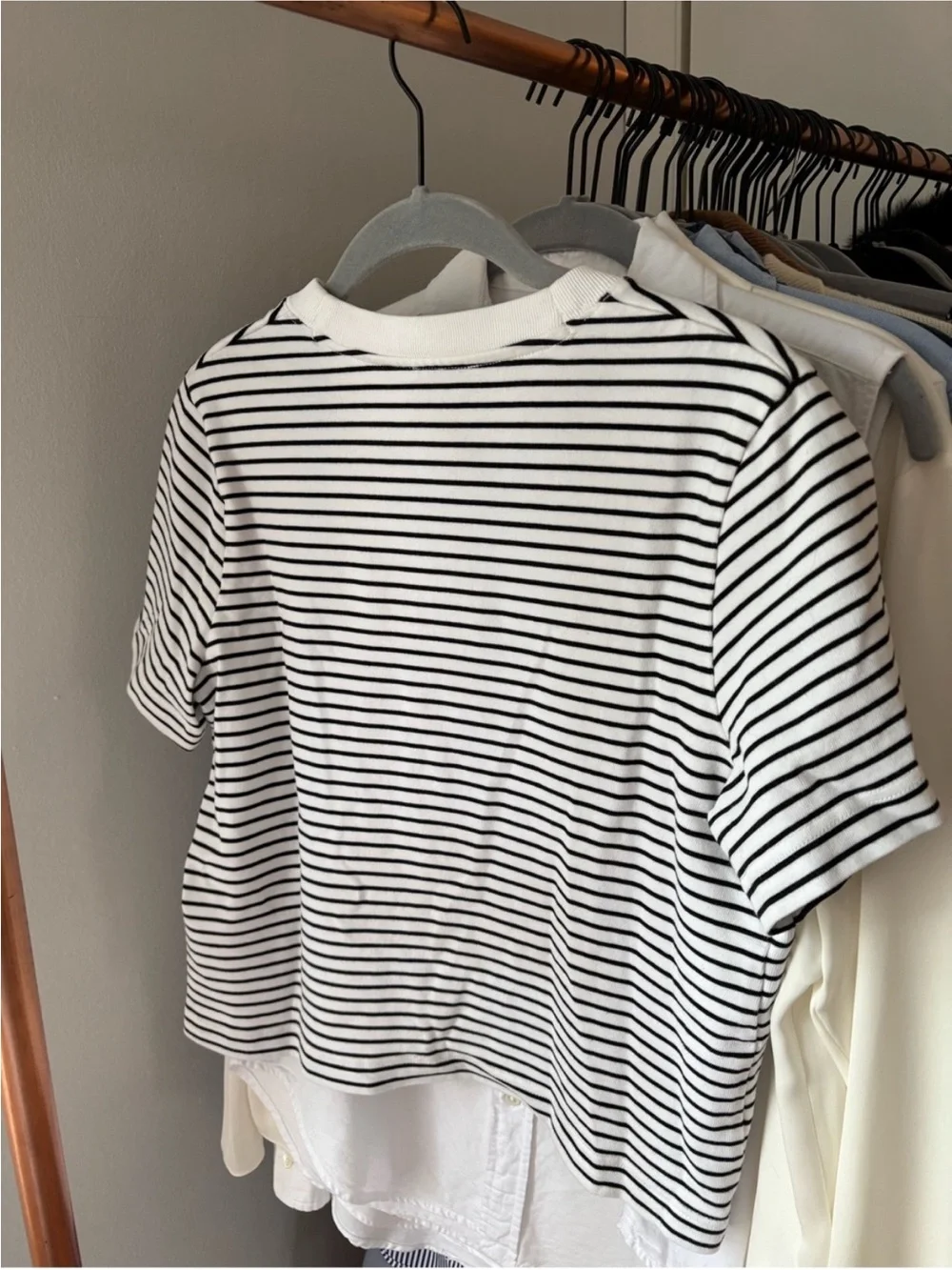 COS Clean-cut tee in black and white size Small - Picture 3 of 5